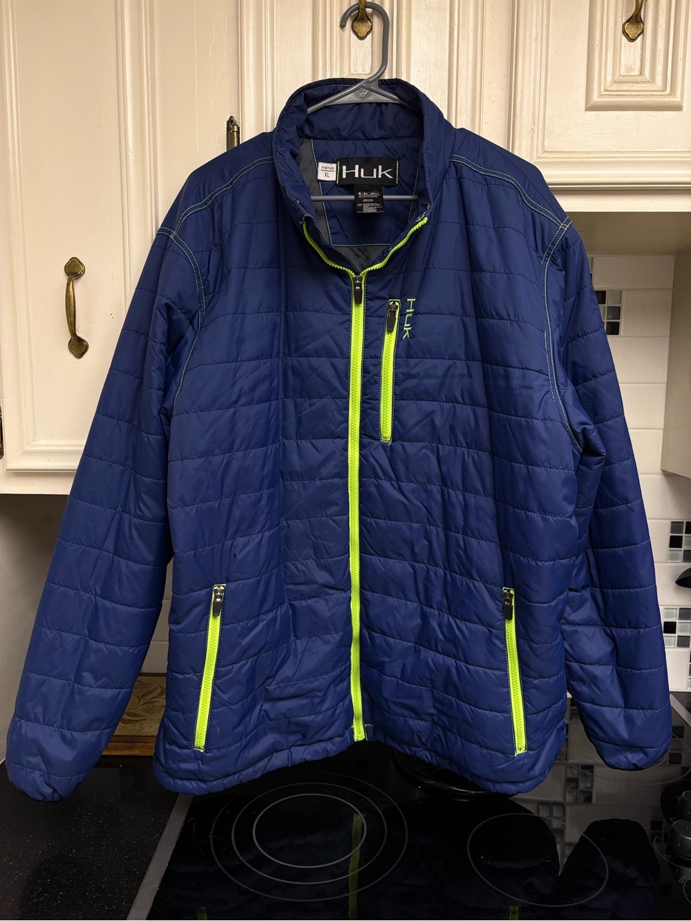HUK Performance Fishing Men’s Puffer Jacket. Size XL.